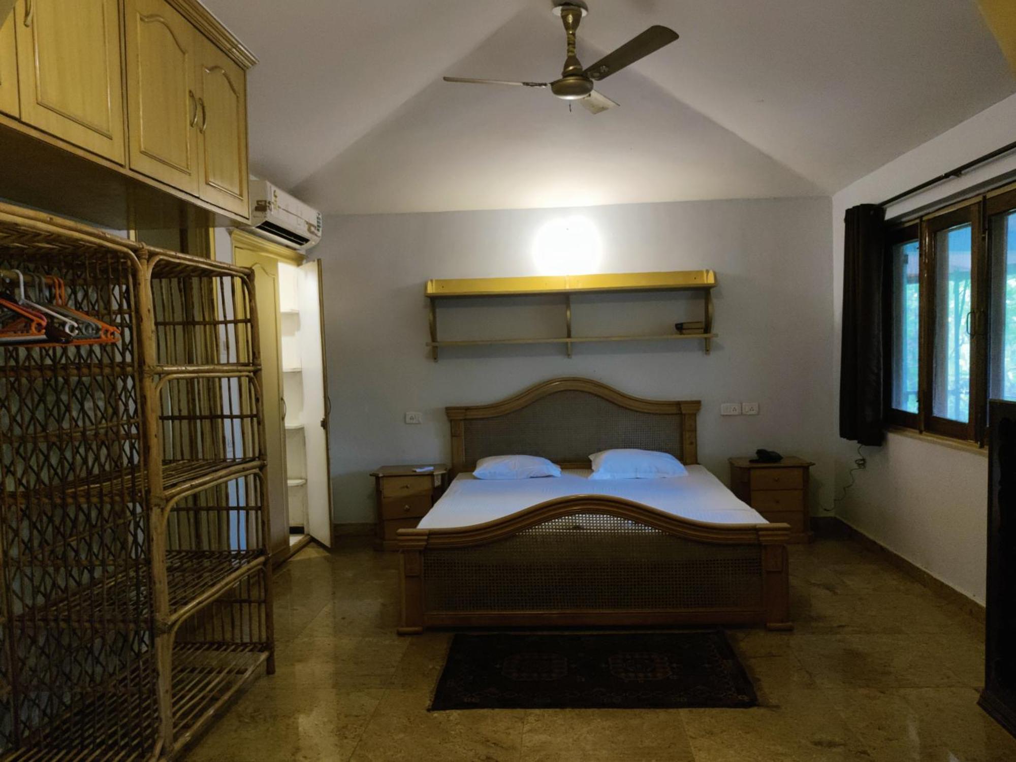 Papa Jolly Eco Resort-Near Morjim Beach Esterno foto