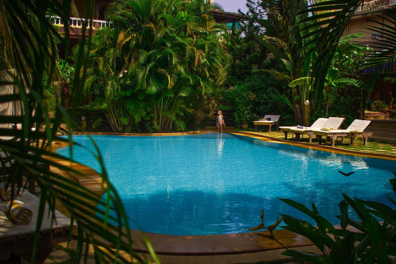 Papa Jolly Eco Resort-Near Morjim Beach Esterno foto