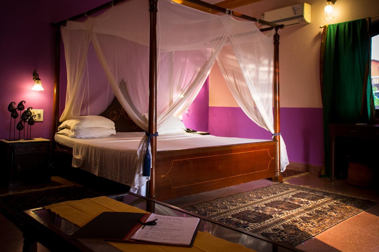 Papa Jolly Eco Resort-Near Morjim Beach Esterno foto