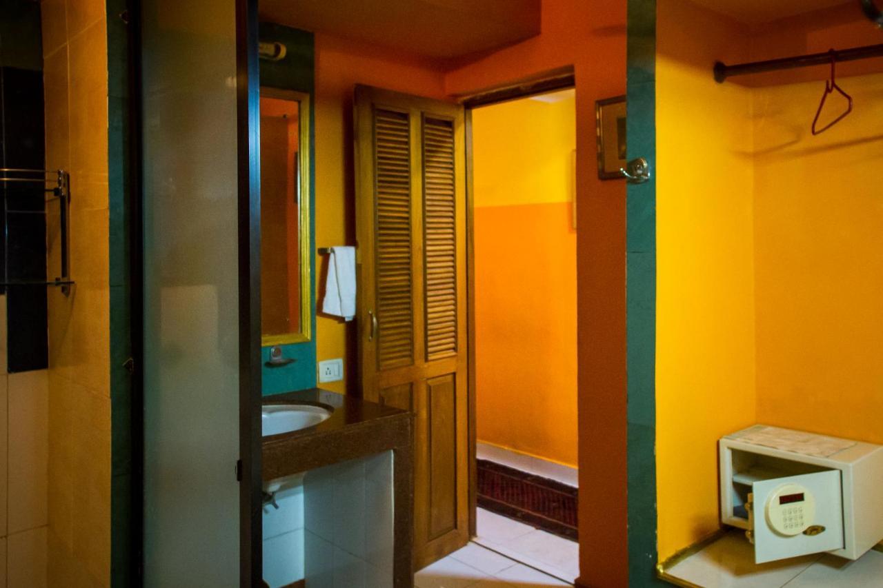 Papa Jolly Eco Resort-Near Morjim Beach Esterno foto