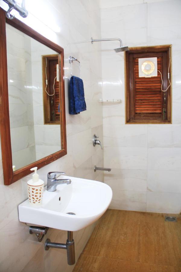 Papa Jolly Eco Resort-Near Morjim Beach Esterno foto