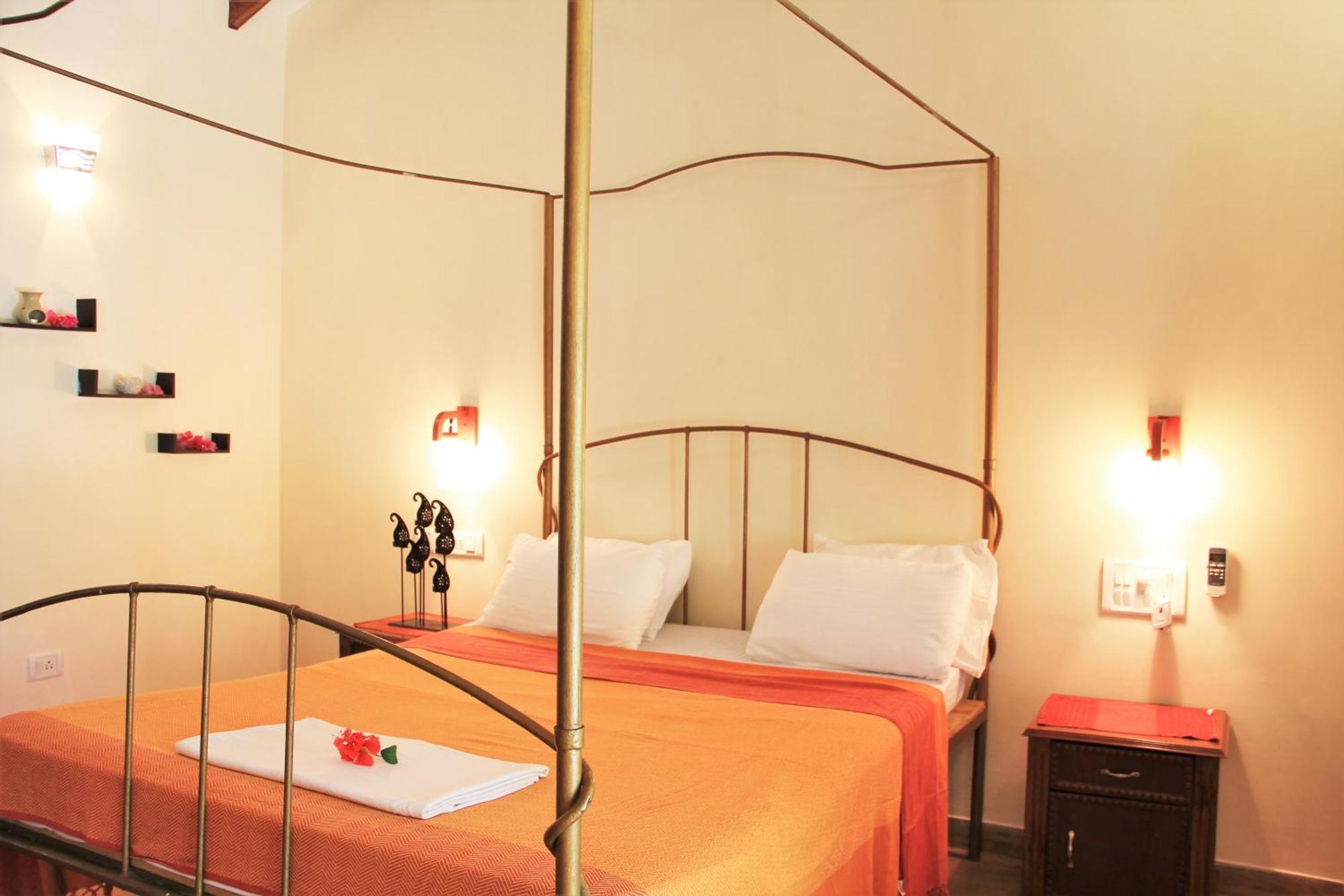 Papa Jolly Eco Resort-Near Morjim Beach Esterno foto
